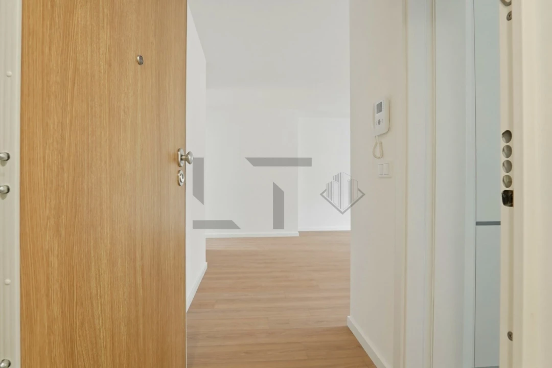 Apartamento T3 para Venda em Santo António dos Cavaleiros e Frielas Foto 2