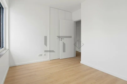 Apartamento T3 para Venda em Santo António dos Cavaleiros e Frielas