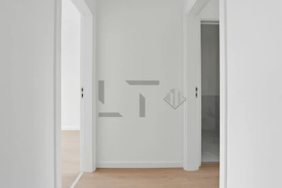 Apartamento T3 para Venda em Santo António dos Cavaleiros e Frielas
