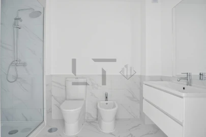 Apartamento T3 para Venda em Santo António dos Cavaleiros e Frielas