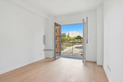Apartamento T3 para Venda em Santo António dos Cavaleiros e Frielas