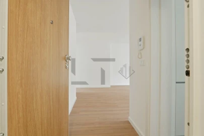 Apartamento T3 para Venda em Santo António dos Cavaleiros e Frielas