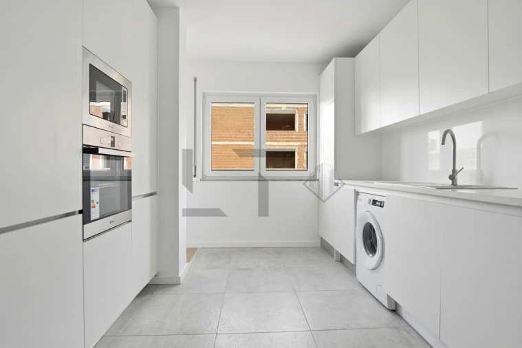 Apartamento T3 para Venda em Santo António dos Cavaleiros e Frielas Foto 10