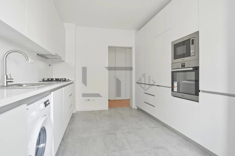 Apartamento T3 para Venda em Santo António dos Cavaleiros e Frielas Foto 9