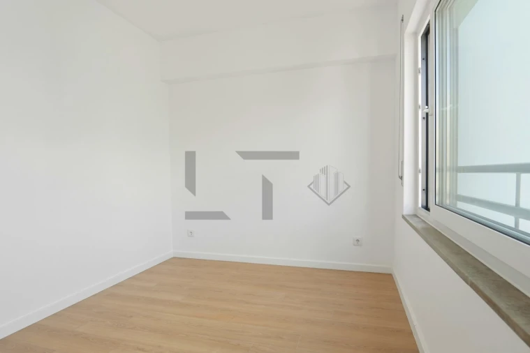 Apartamento T3 para Venda em Santo António dos Cavaleiros e Frielas Foto 14