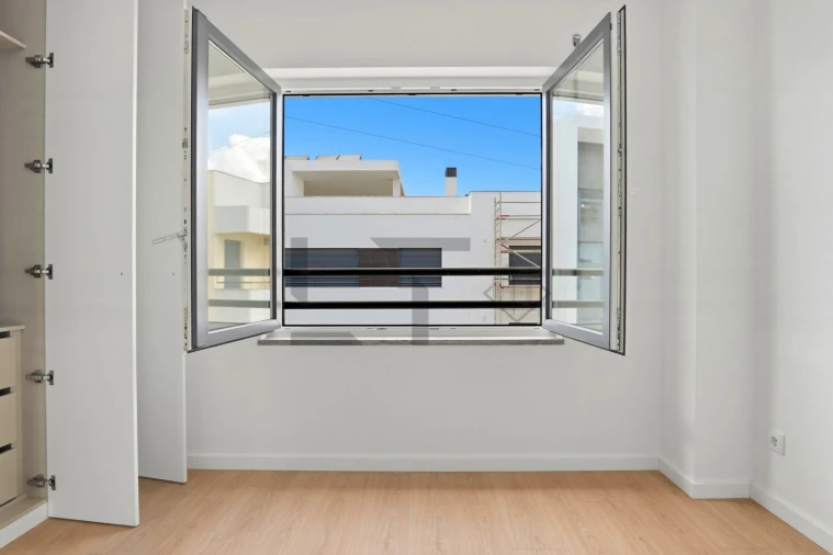 Apartamento T3 para Venda em Santo António dos Cavaleiros e Frielas Foto 21