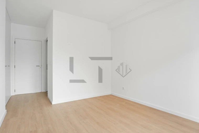 Apartamento T3 para Venda em Santo António dos Cavaleiros e Frielas Foto 27