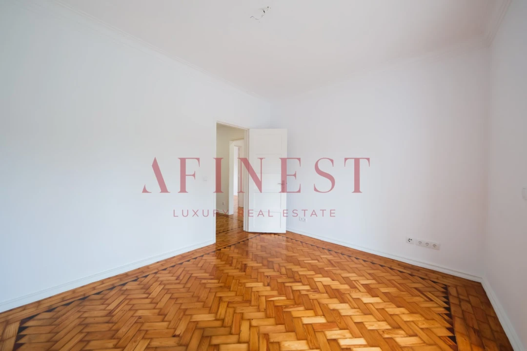 Apartamento T3 para Arrendamento em Lumiar Foto 3