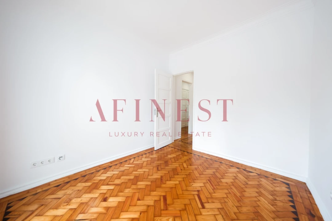 Apartamento T3 para Arrendamento em Lumiar Foto 5