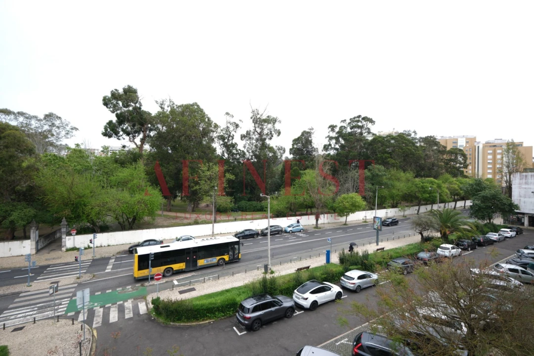 Apartamento T3 para Arrendamento em Lumiar Foto 6