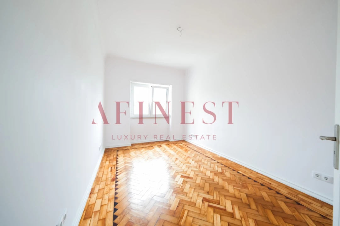Apartamento T3 para Arrendamento em Lumiar Foto 14