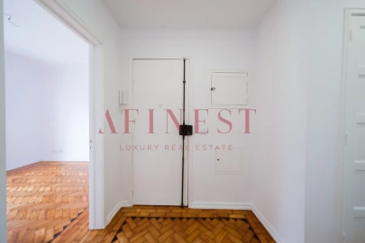 Apartamento T3 para Arrendamento em Lumiar