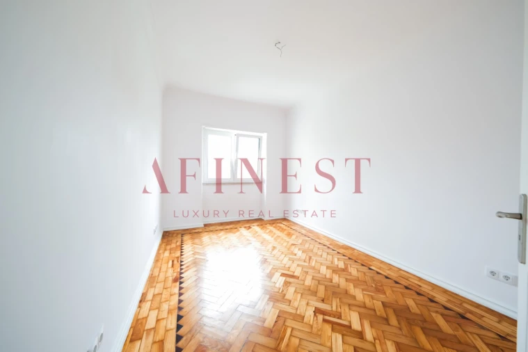 Apartamento T3 para Arrendamento em Lumiar Foto 14