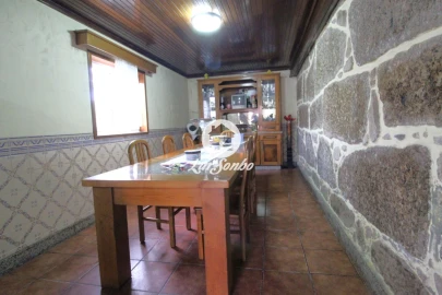 Moradia T3 para Venda em Carreira e Fonte Coberta