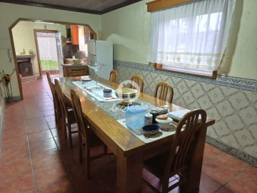 Moradia T3 para Venda em Carreira e Fonte Coberta
