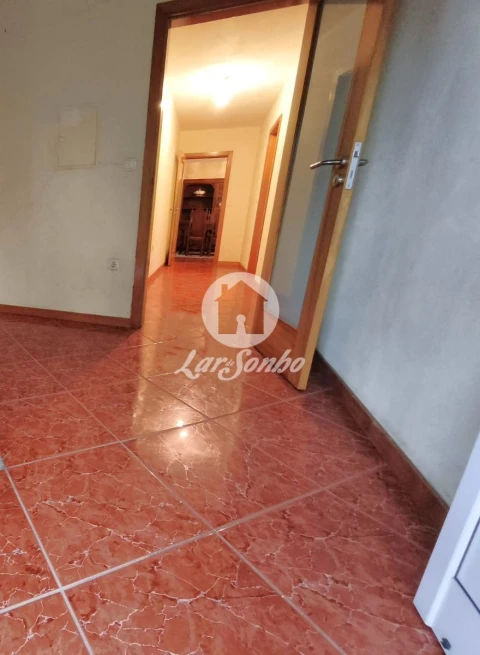 Moradia T3 para Venda em Carreira e Fonte Coberta