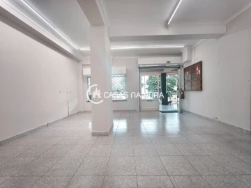 Loja para Arrendamento em Cacém e São Marcos