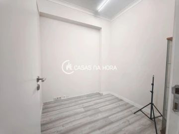 Loja para Arrendamento em Cacém e São Marcos