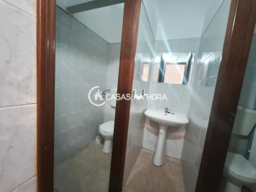 Loja para Arrendamento em Cacém e São Marcos
