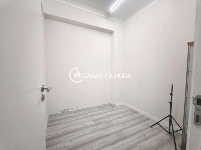 Loja para Arrendamento em Cacém e São Marcos Foto 11