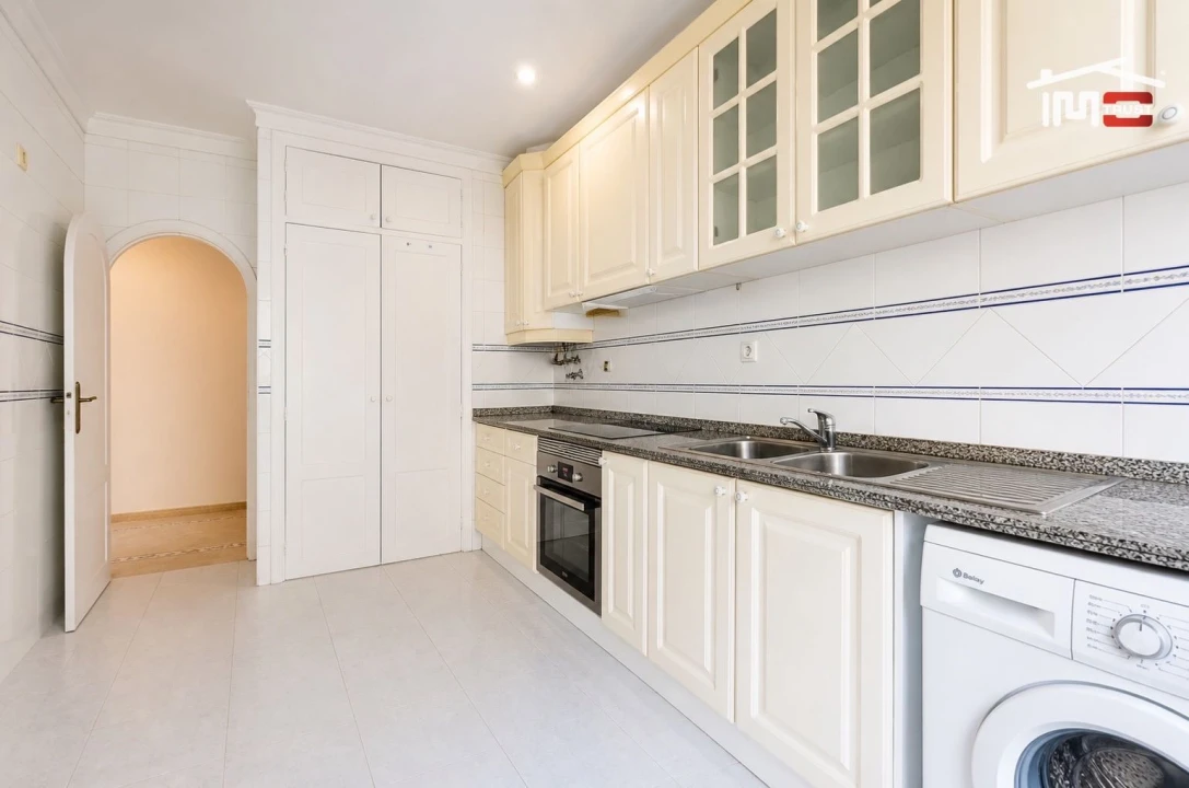 Apartamento T2 para Venda em Ramada e Caneças Foto 2