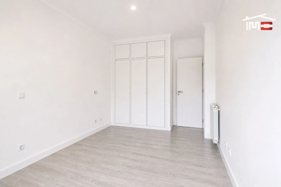 Apartamento T2 para Venda em Ramada e Caneças Foto 7