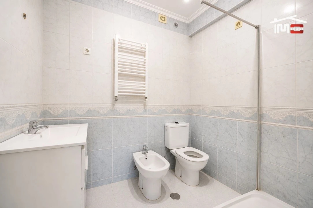 Apartamento T2 para Venda em Ramada e Caneças Foto 9