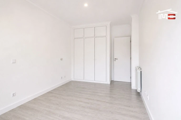 Apartamento T2 para Venda em Ramada e Caneças Foto 7