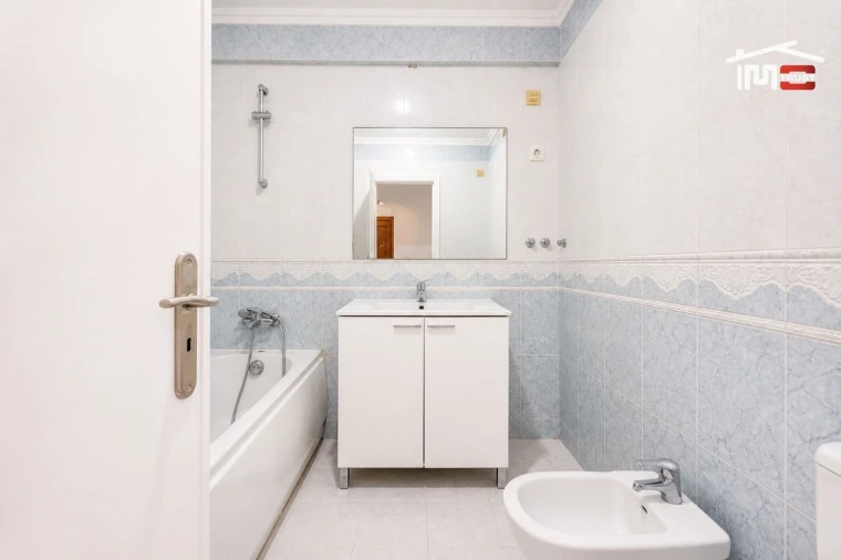 Apartamento T2 para Venda em Ramada e Caneças Foto 10