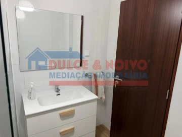 Apartamento T3 para Arrendamento em Ferrel