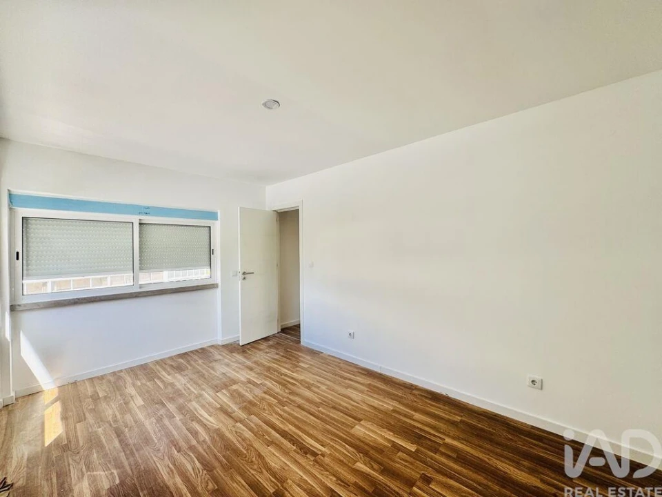 Moradia T4 para Venda em Laranjeiro e Feijó Foto 5