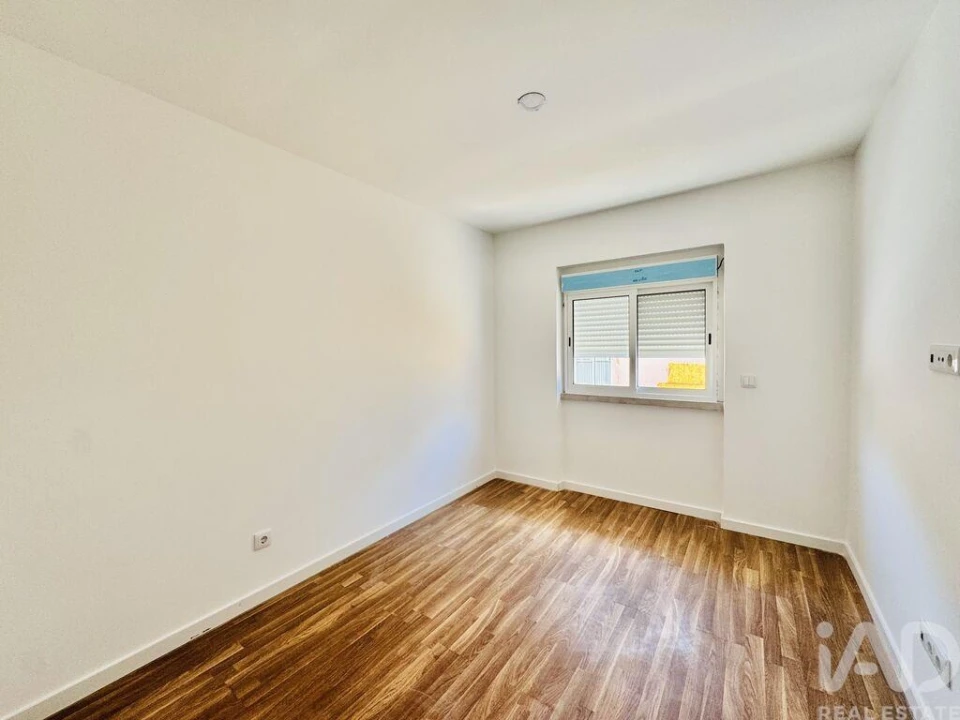 Moradia T4 para Venda em Laranjeiro e Feijó Foto 6