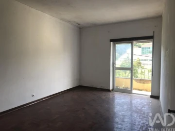 Prédio para Venda em São Martinho do Bispo e Ribeira de Frades