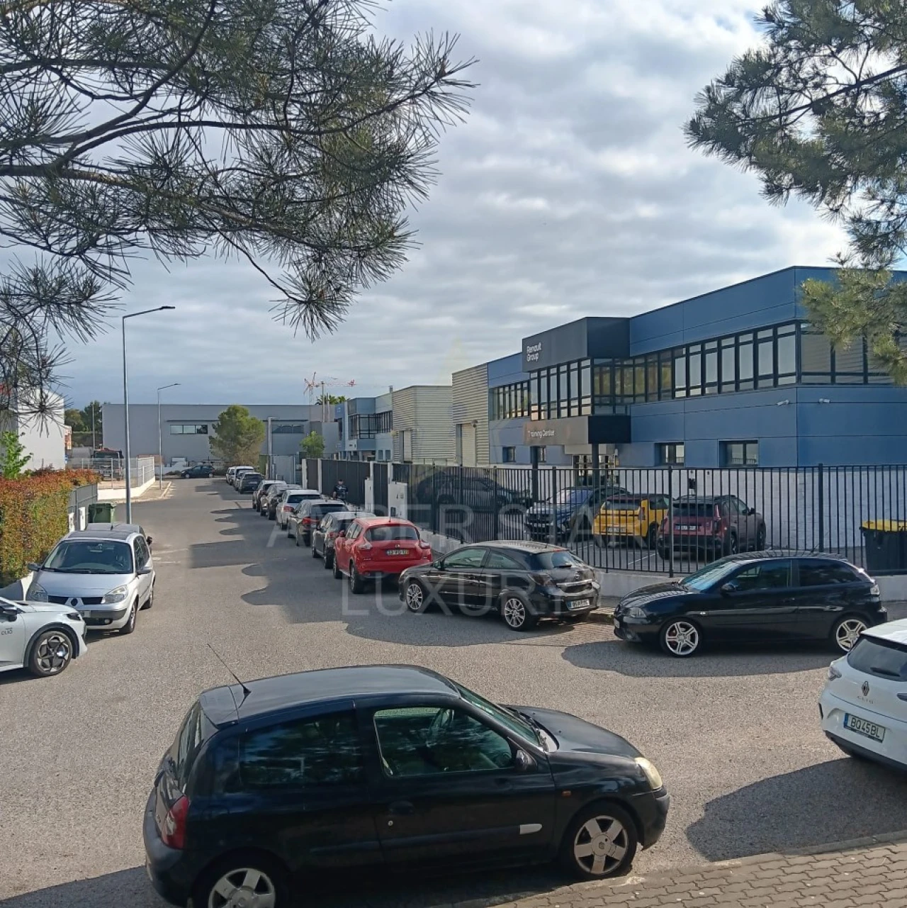 Armazém para Venda em Seixal, Arrentela e Aldeia de Paio Pires Foto 1
