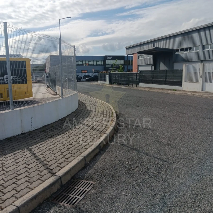 Armazém para Venda em Seixal, Arrentela e Aldeia de Paio Pires Foto 7