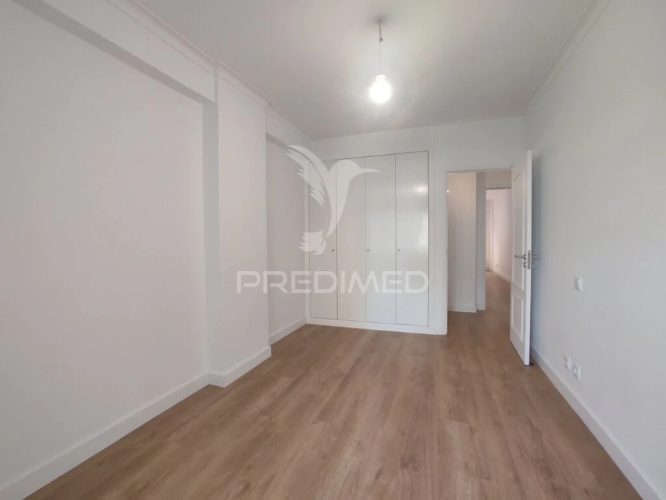 Apartamento T3 para Venda em São Domingos de Benfica Foto 9