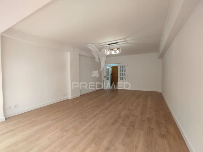 Apartamento T3 para Venda em São Domingos de Benfica Foto 2
