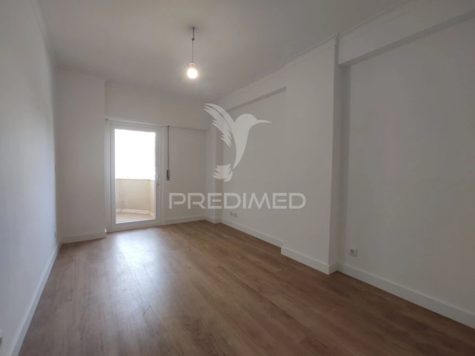 Apartamento T3 para Venda em São Domingos de Benfica Foto 10
