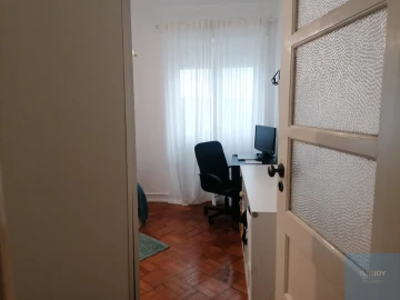 Apartamento T3 para Venda em Algés, Linda-A-Velha e Cruz Quebrada-Dafundo