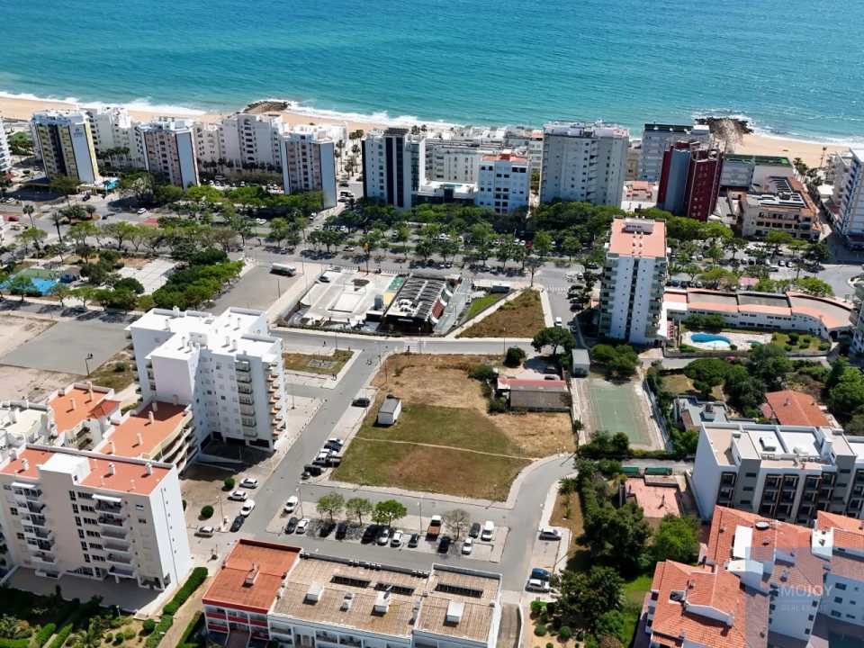 Terreno para Venda em Quarteira Foto 1