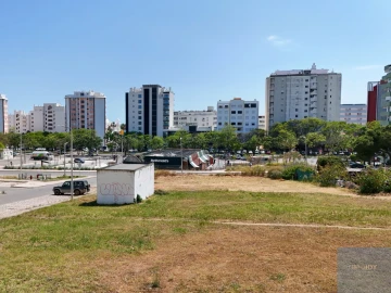 Terreno para Venda em Quarteira