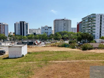 Terreno para Venda em Quarteira