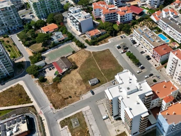 Terreno para Venda em Quarteira