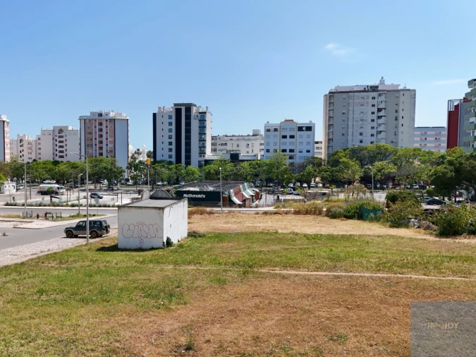 Terreno para Venda em Quarteira Foto 6