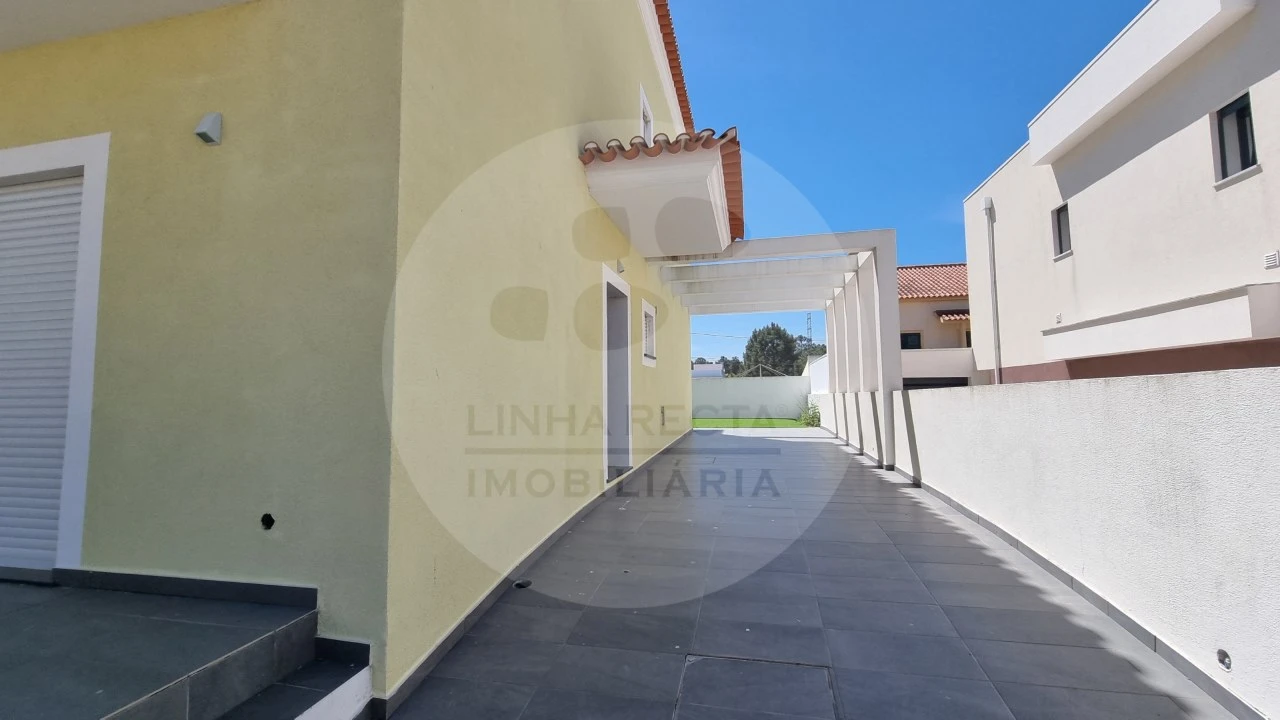Moradia T4 para Venda em Amora Foto 57