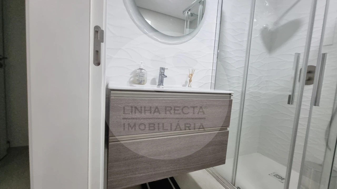 Moradia T4 para Venda em Amora Foto 38