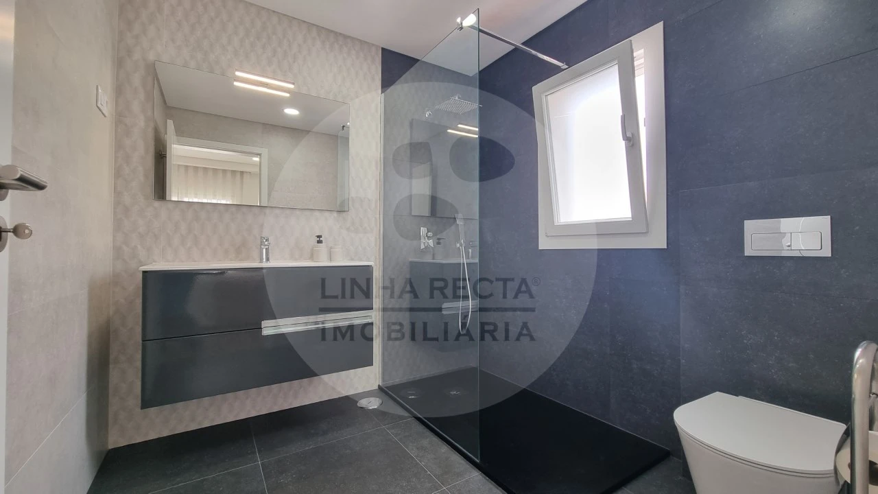 Moradia T4 para Venda em Amora Foto 33