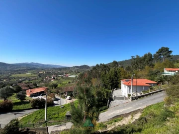 Moradia T3 para Venda em Refoios do Lima