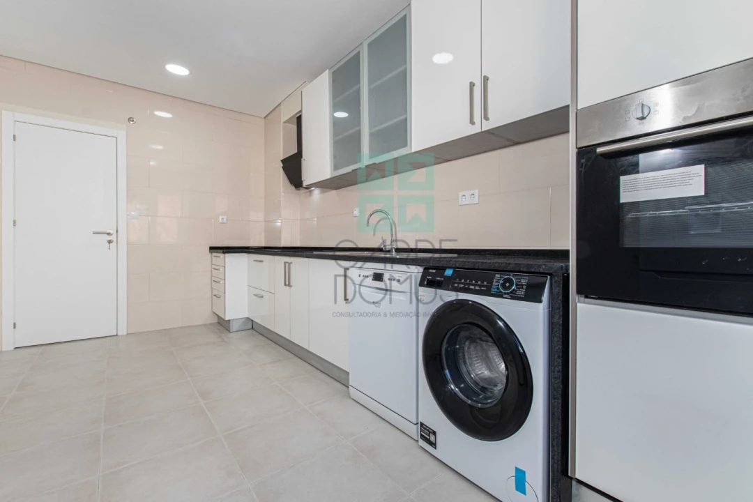 Apartamento T3 para Venda em Rio de Mouro Foto 16