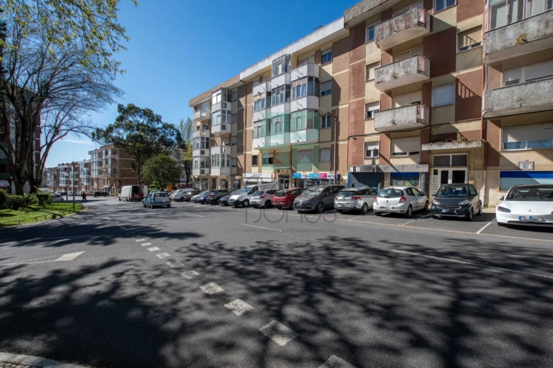 Apartamento T3 para Venda em Rio de Mouro Foto 22